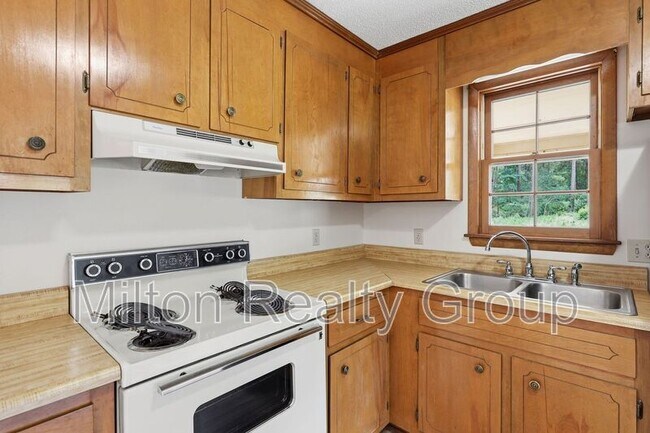 Building Photo - 763 Tingen Rd