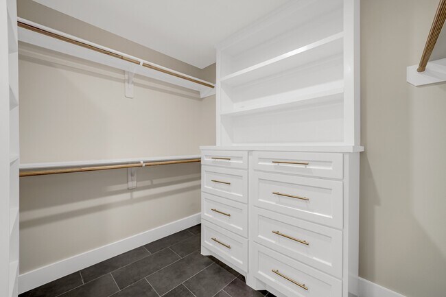 Building Photo - 403 Moody St