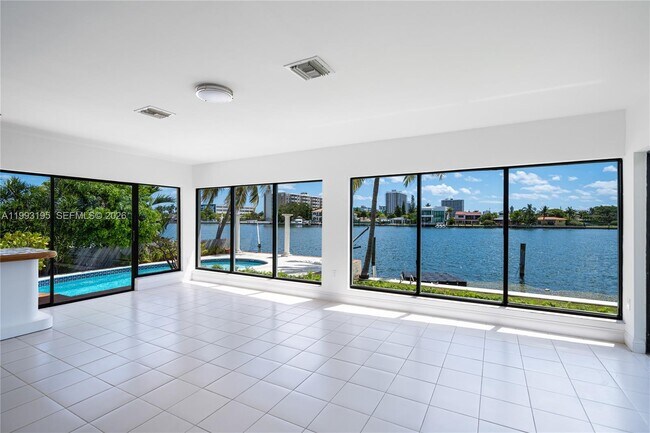 Building Photo - 7531 Beach View Dr