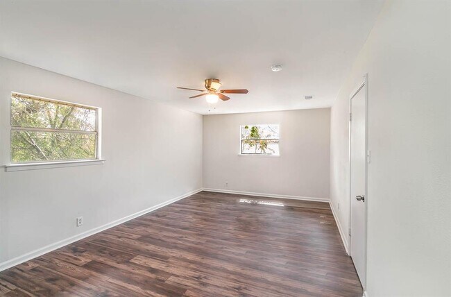 Building Photo - 405 Steeple Ridge Rd