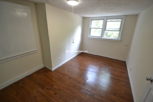 Building Photo - 1729 Pulte St