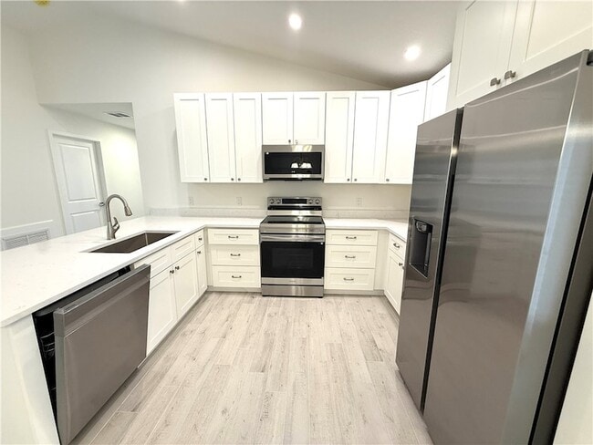 Building Photo - 1635 22nd Ave SW