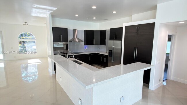 Building Photo - 3767 Oak Ridge Cir