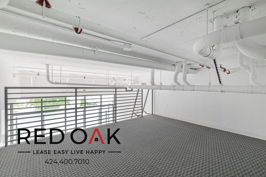 Building Photo - 1860 N Western Ave