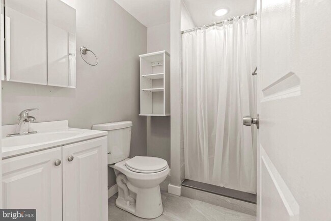 Building Photo - 2044 N Carlisle St