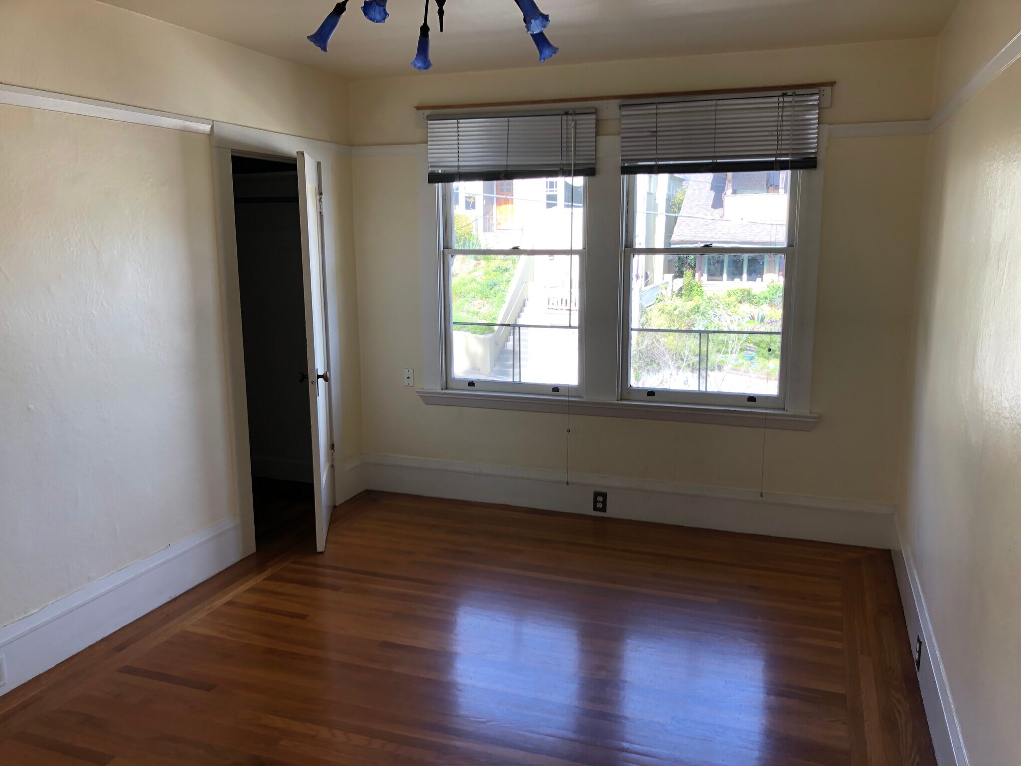 Building Photo - 431 Sunnyslope Ave