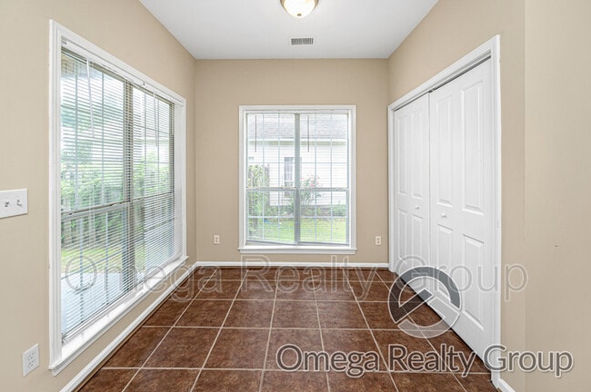 Building Photo - 2130 Forest Lakes Ln