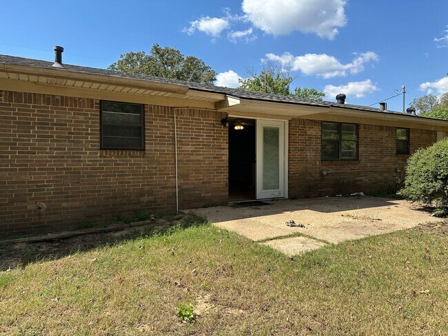 Building Photo - 422 Hardee Dr