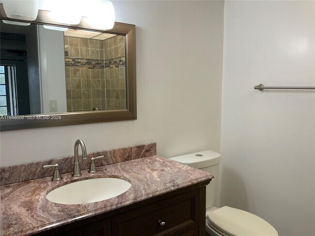 Building Photo - 9920 NW 68th Pl