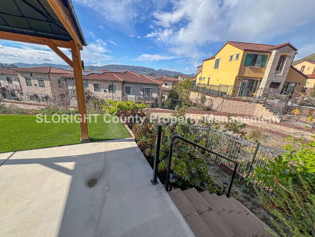 Building Photo - AVAILABLE NOW - Beautiful Home with Views in Toscano Neighborhood - 3 Bed / 2.5 Bath