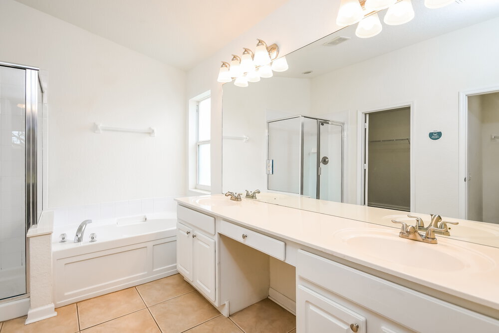 Building Photo - 2258 Meadow Oak Cir