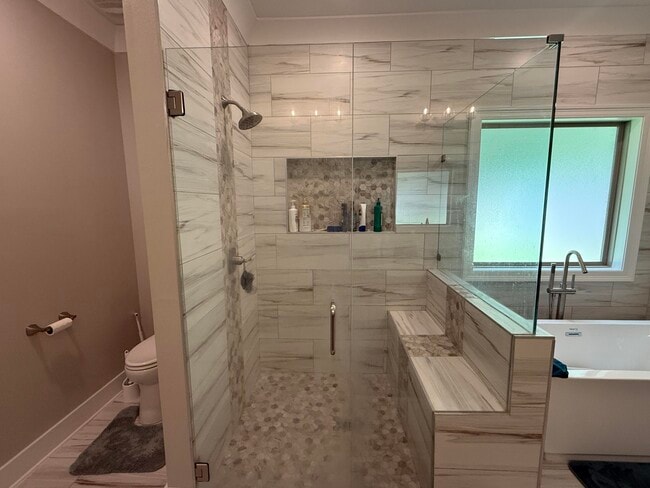 Building Photo - 1002 Gloria Ave