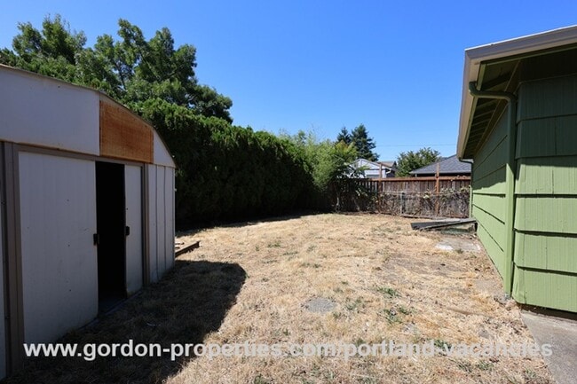 Building Photo - SE Tenino St - Brentwood-Darlington ranch-style 3 bedroom home