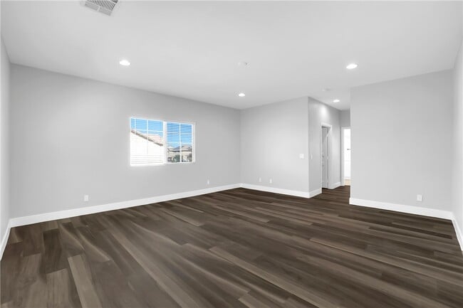 Building Photo - 2141 E Nugent St