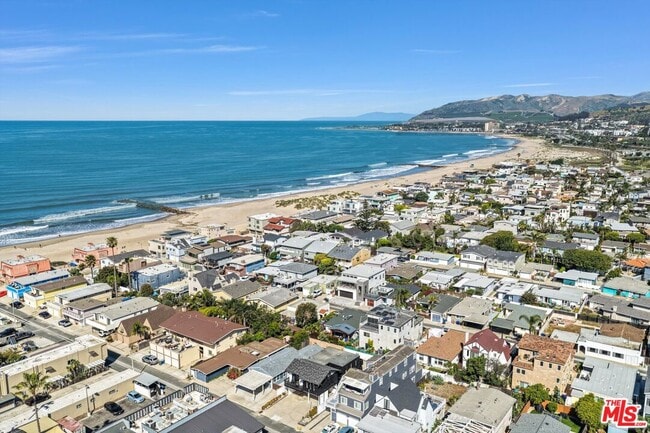 Building Photo - 1083 Montauk Ln