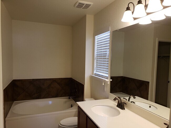 Building Photo - 9211 Wind Crown