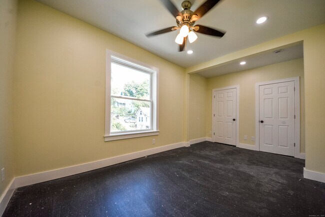 Building Photo - 92 High St