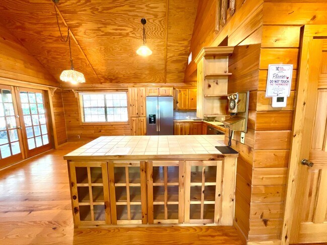 Building Photo - 103 Beach Dr