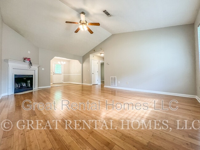 Building Photo - 26 Fairhaven Dr