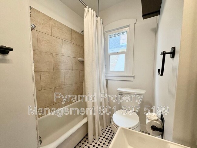 Building Photo - 578 E 1700 S