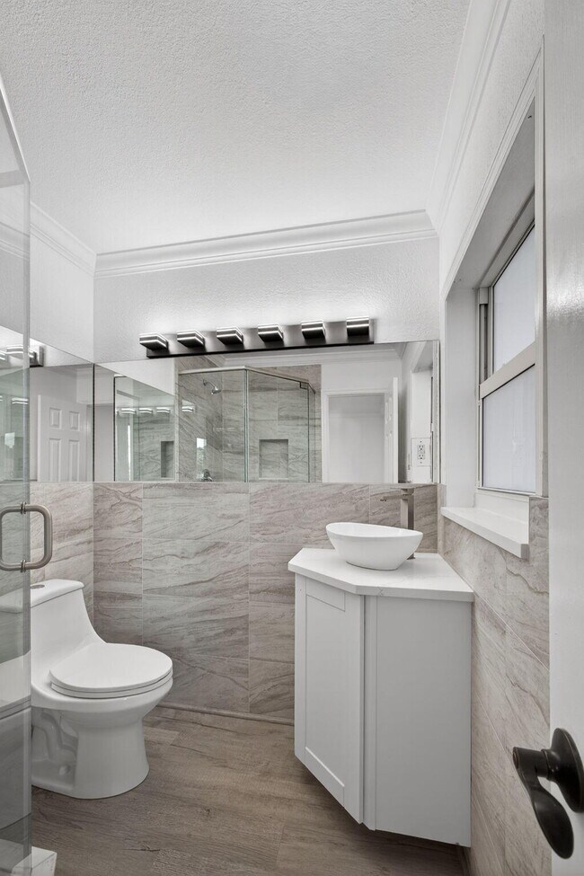 Building Photo - 624 Southwind Cir