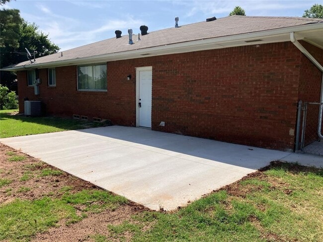 Building Photo - 217 Byrd Dr