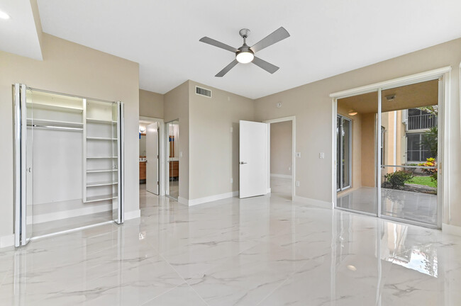 Building Photo - 12454 Crystal Pointe Dr