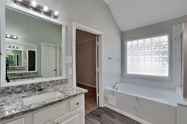 Building Photo - 7031 Tallow Knoll Ln