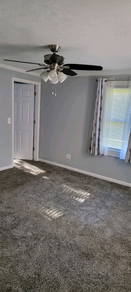 Building Photo - 5164 OH-14