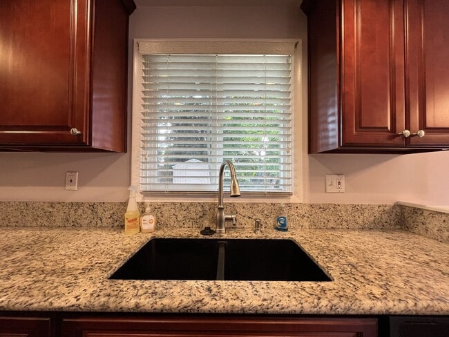 Building Photo - Charming Single-Level 3 Bedroom Home with Spacious Fenced Backyard, Landscaping Included & Great ...
