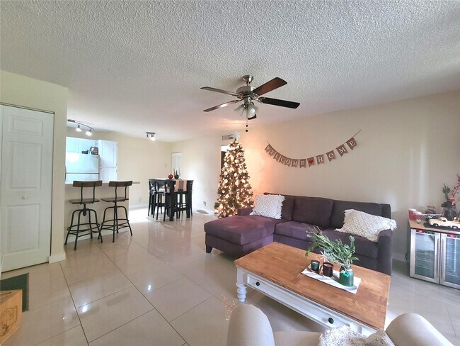 Building Photo - 801 Lyons Rd