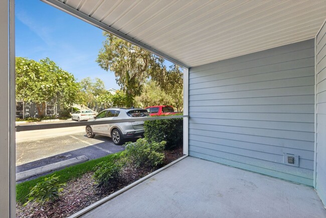 Building Photo - 2532 Grassy Point Dr