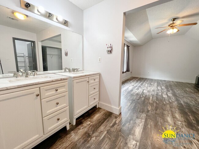 Building Photo - Beautiful 3 bedroom home in South Crestview!
