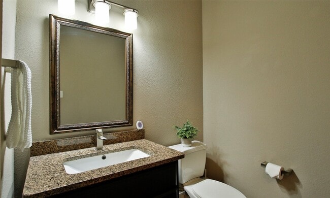 Building Photo - 39 Paloma Bend Pl