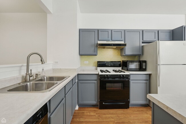 Building Photo - 2052 Waverly Ln