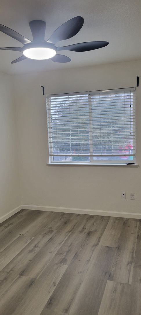 Building Photo - Your Next Home in One of Roseville’s Most Desired Neighborhoods!