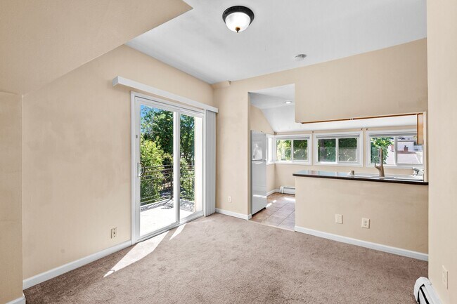 Building Photo - 1151 Monroe St