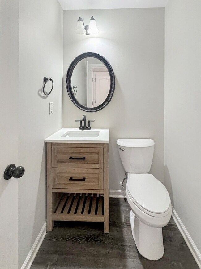 Building Photo - Now Available in Heritage Pointe!