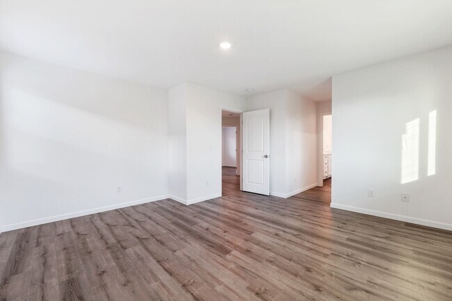 Building Photo - Like-New Tumwater Hill Home with A/C - 3 beds, 2.5 baths