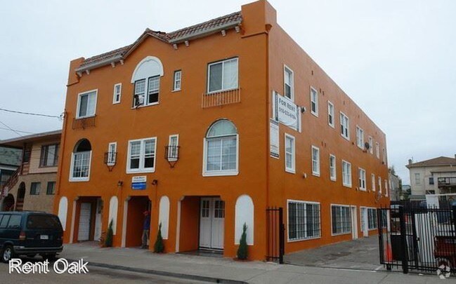 Building Photo - 1824 Linden St
