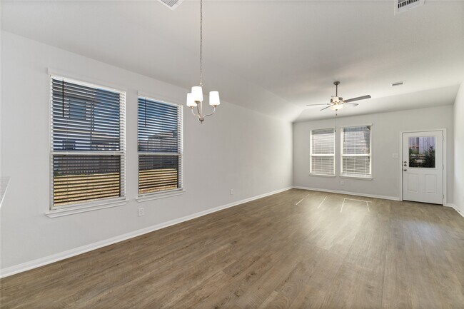 Building Photo - 25587 Blossom Ct