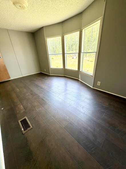 Building Photo - 310 Sunny Acres Rd