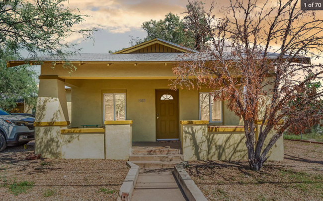Building Photo - FULLY REMODELED HOME WITHIN A SHORT DISTAN...
