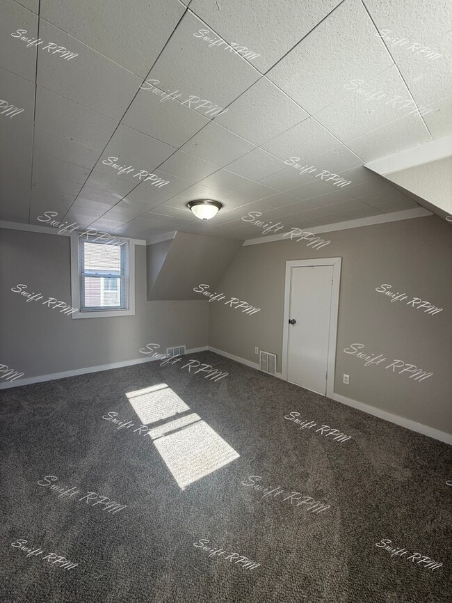 Building Photo - 909 3rd Ave