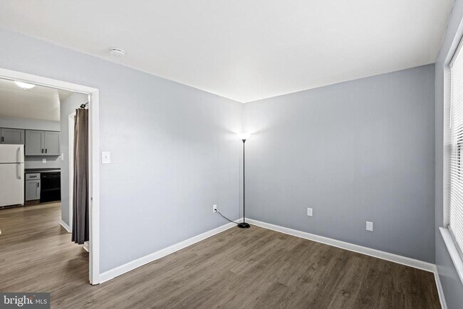 Building Photo - 348 Woodlawn Terrace