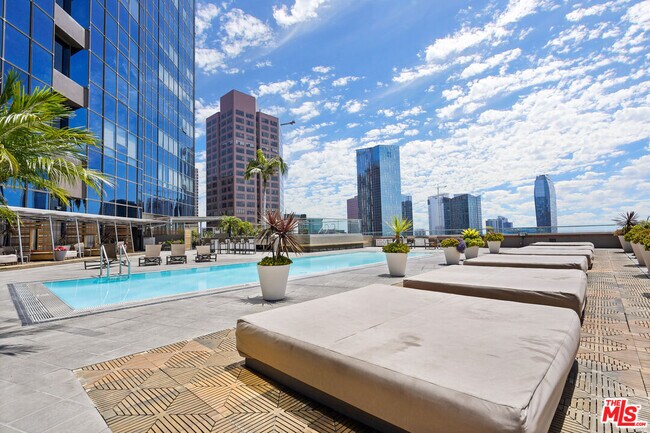 Building Photo - 1100 Wilshire Blvd