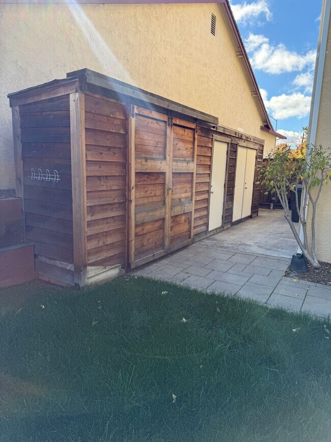 Building Photo - 290 Riverwood Cir