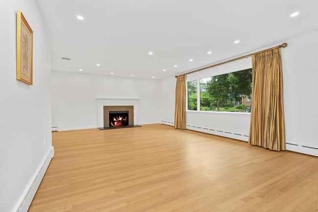 Building Photo - 18 Mignon Rd