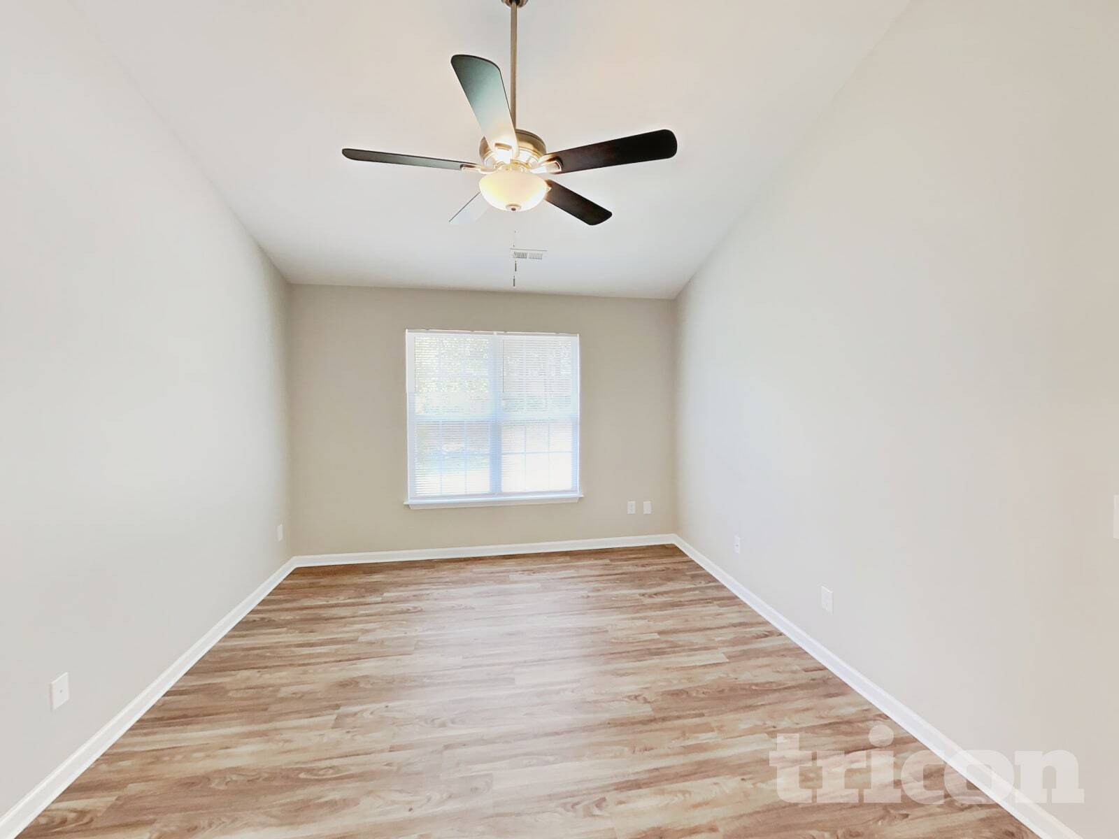 Building Photo - 614 Walnut Crossing Dr