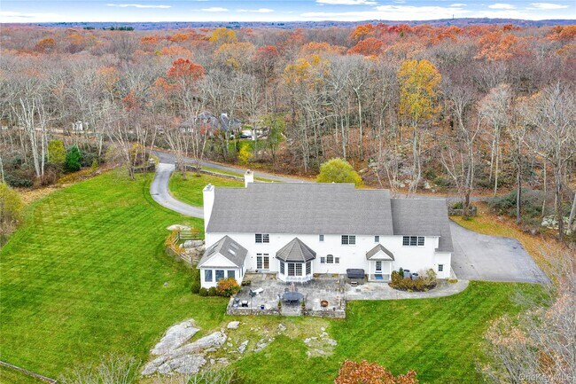 Building Photo - 11 Lost Nations Rd